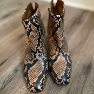 Franco Sarto NWOT snake skin booties size 7.5
